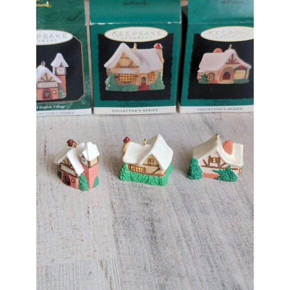 Hallmark miniature Old English Village House ornament Xmas set - Picture 6 of 6